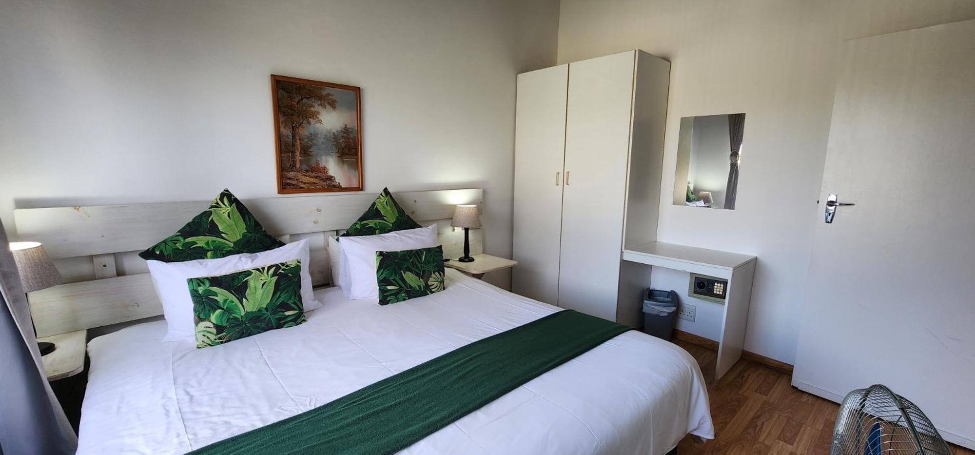 B My Guest Hotel Knysna Exterior photo